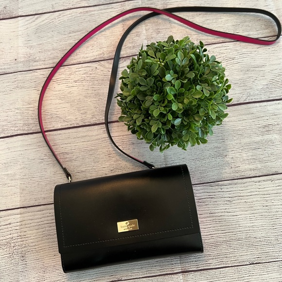 Kate Spade Crossbody Phone Purse - Picture 1 of 8